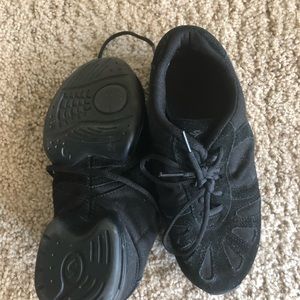 Multi Use Dance Shoe sz 7M Skazz by Sansha